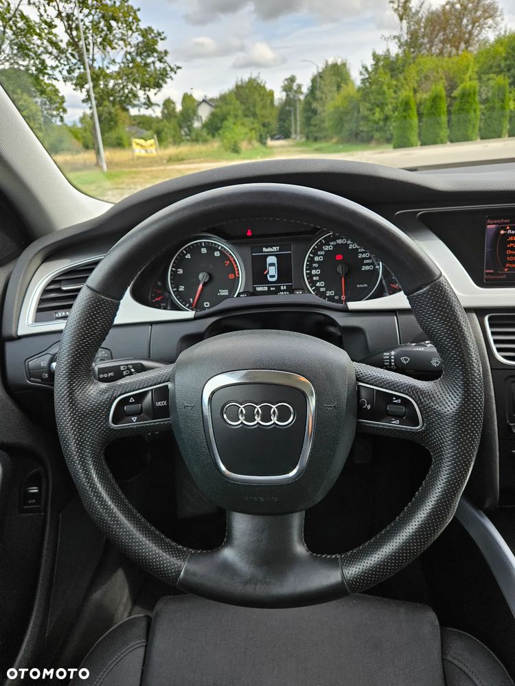 Audi A4 Limousine - 15