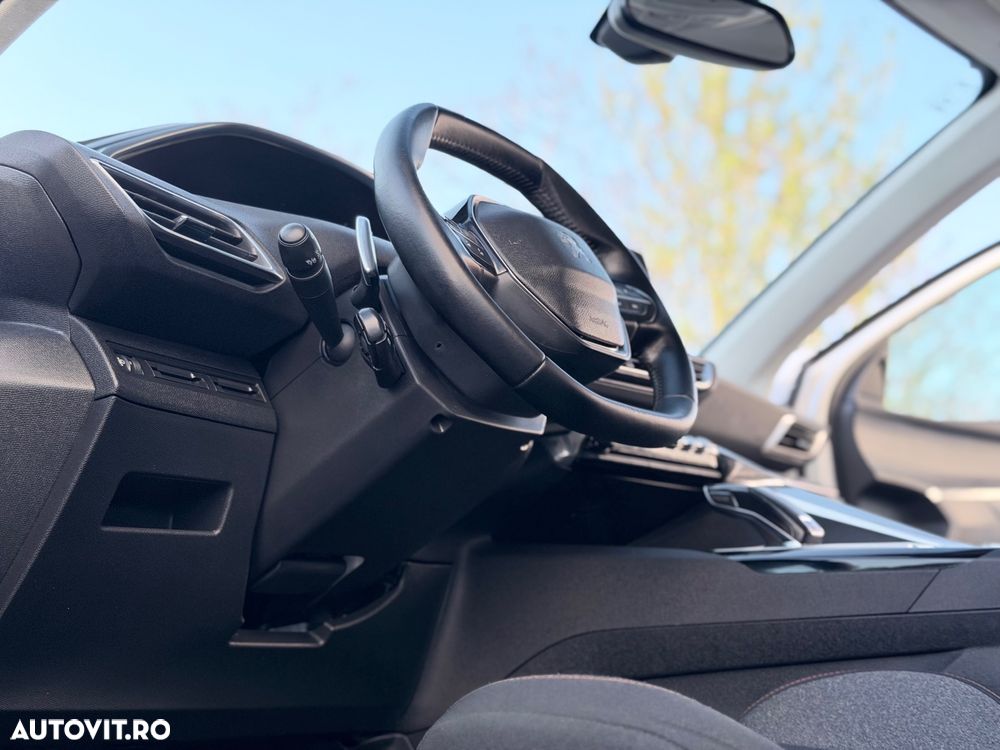 Peugeot 5008 1.5L BlueHDI EAT8 S&S GT - 29