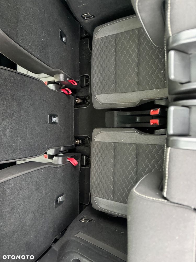 Volkswagen Touran 2.0 TDI SCR DSG Join - 28