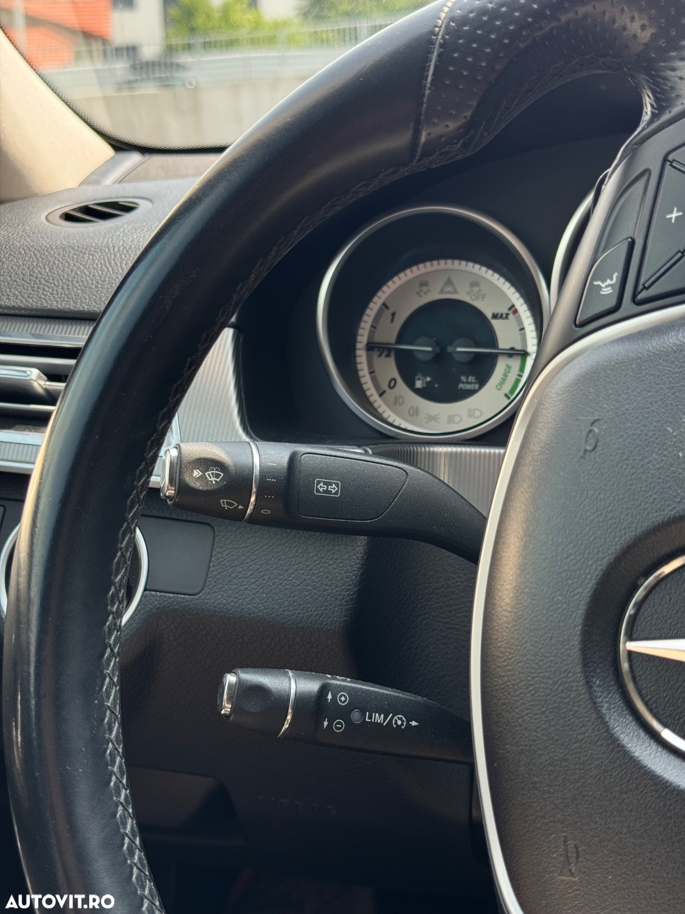 Mercedes-Benz E 300 T BlueTEC HYBRID 7G-TRONIC - 24