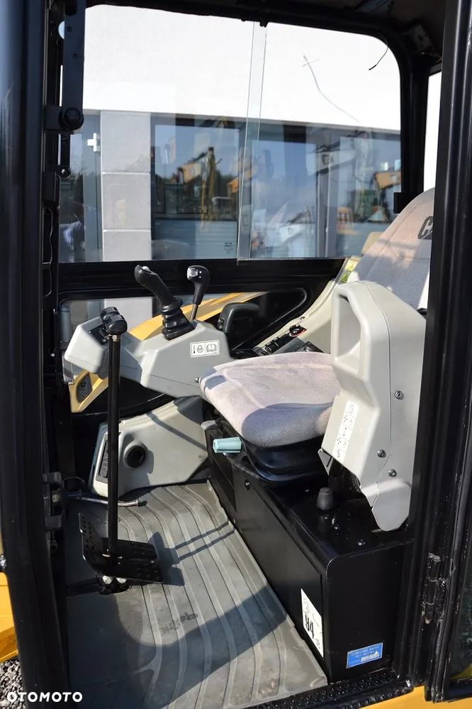 Caterpillar 302.5 - 19