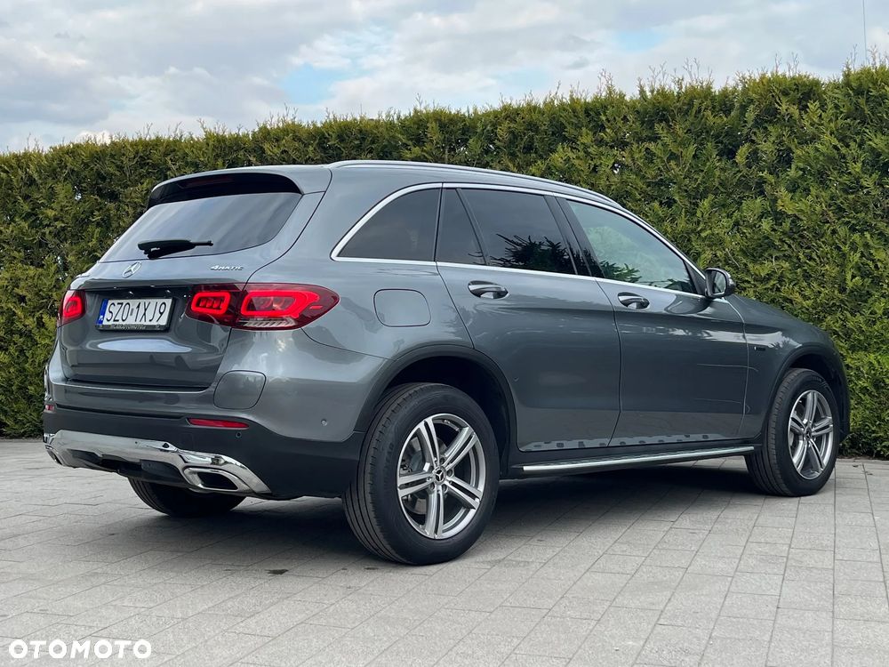 Mercedes-Benz GLC 300 e 4-Matic - 9