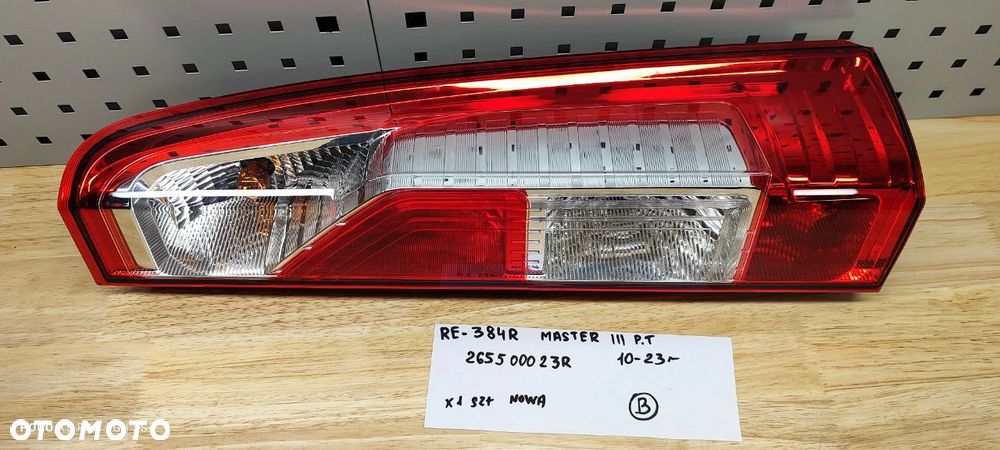 LAMPA TYLNA PRAWA MOVANO MASTER III - 1