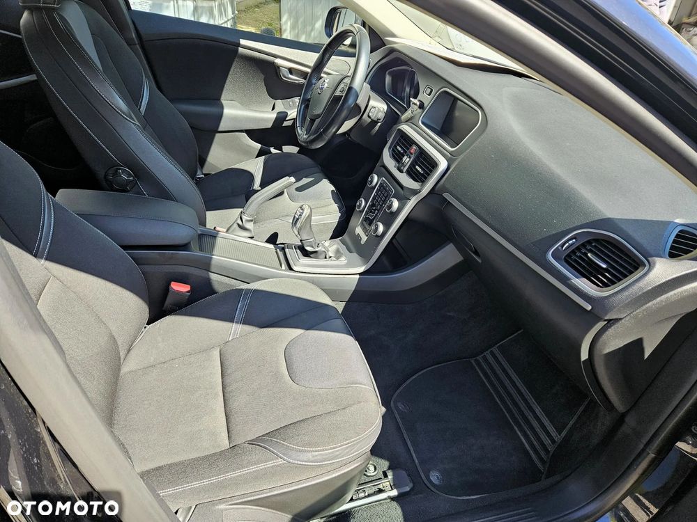 Volvo V40 - 16