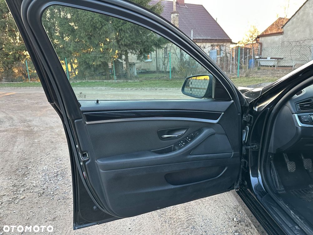 BMW Seria 5 520d Efficient Dynamics Edition - 11