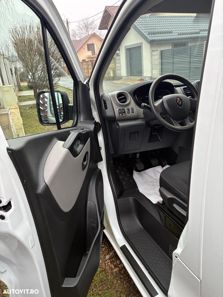 Renault Trafic - 17