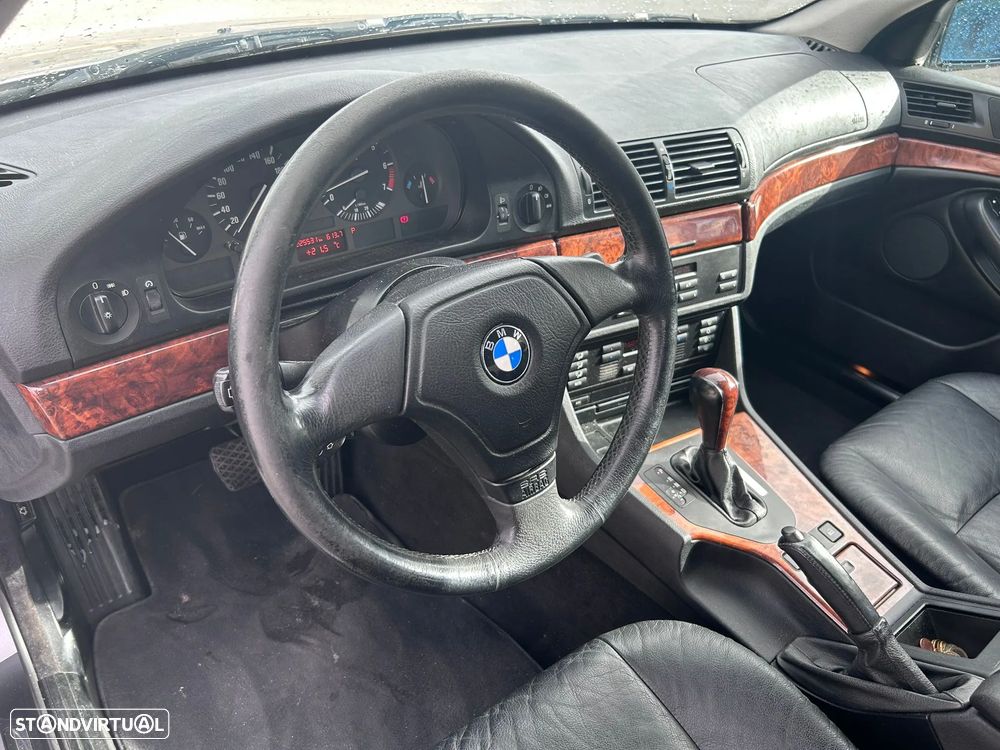 BMW 528 iA - 10