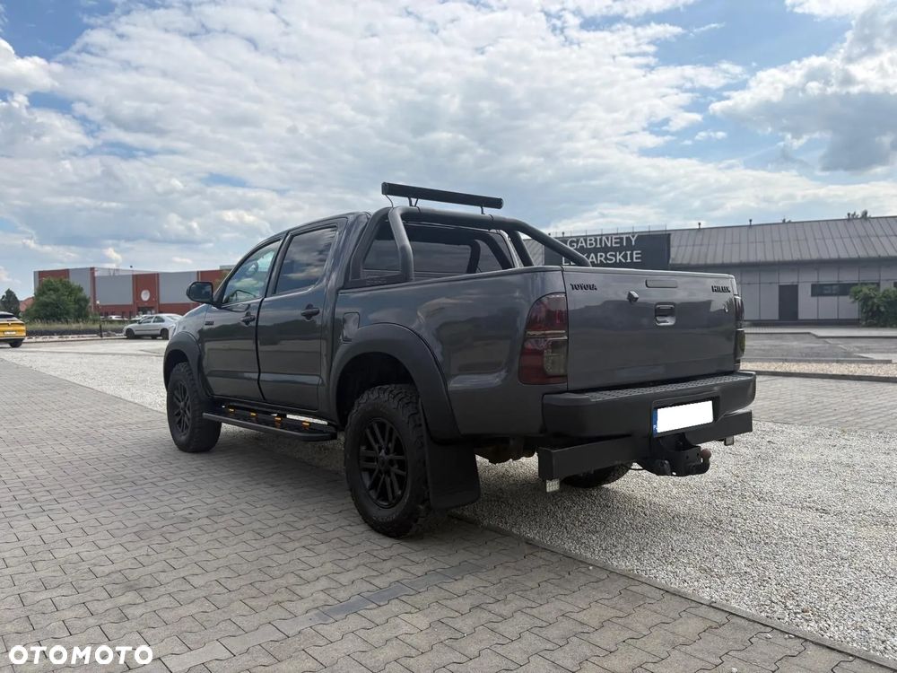 Toyota Hilux 3.0 D-4D SR5 - 7