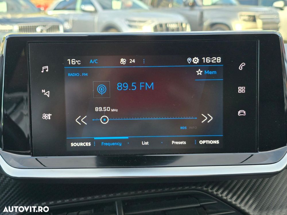 Peugeot 2008 - 18