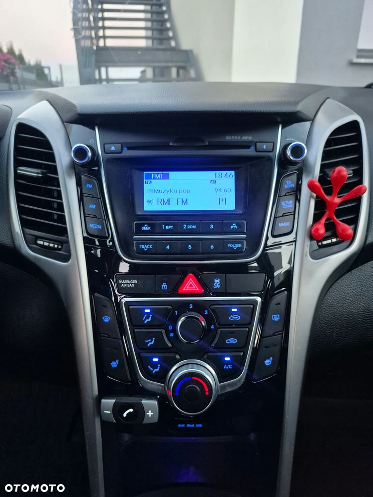 Hyundai i30 blue 1.4 Trend - 21
