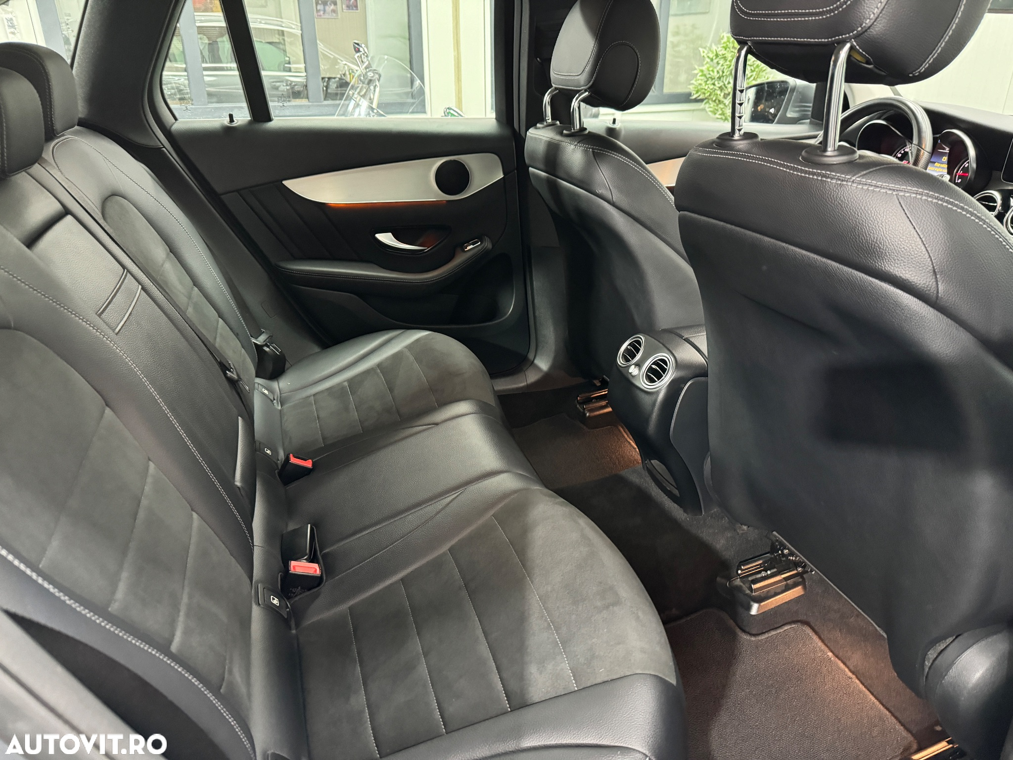 Mercedes-Benz GLC 250 4MATIC - 21