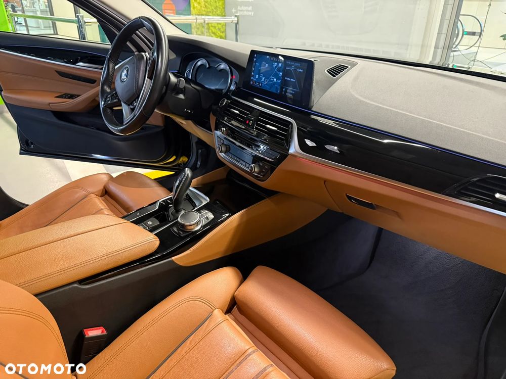 BMW Seria 5 530i xDrive Luxury Line - 15