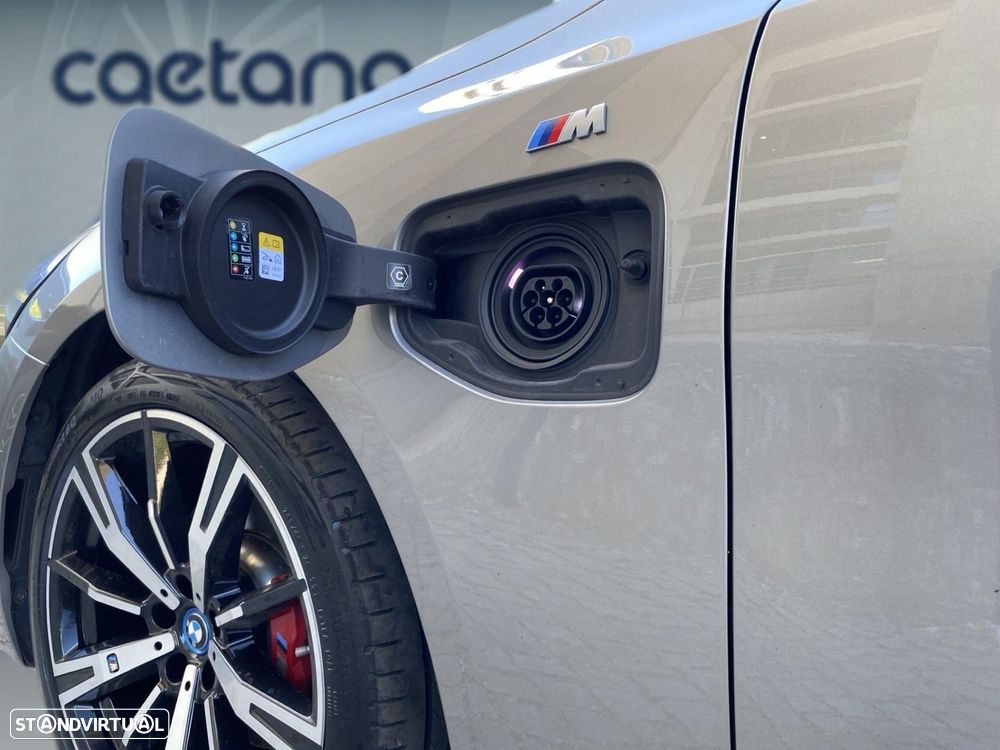 BMW 530 e Pack Desportivo M Pro - 4