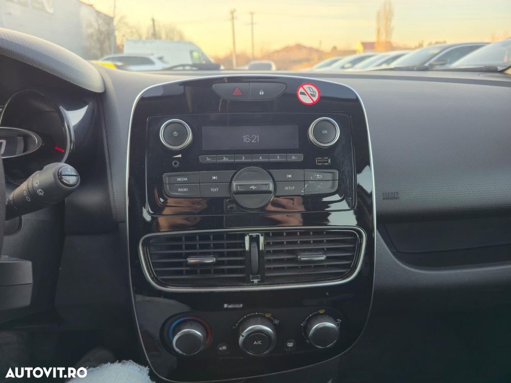 Renault Clio - 9