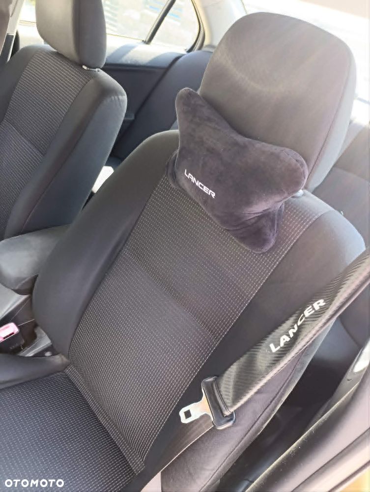 Mitsubishi Lancer 1.5 Invite - 11