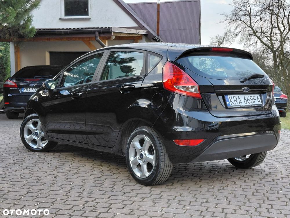 Ford Fiesta 1.4 Champions Edition - 11