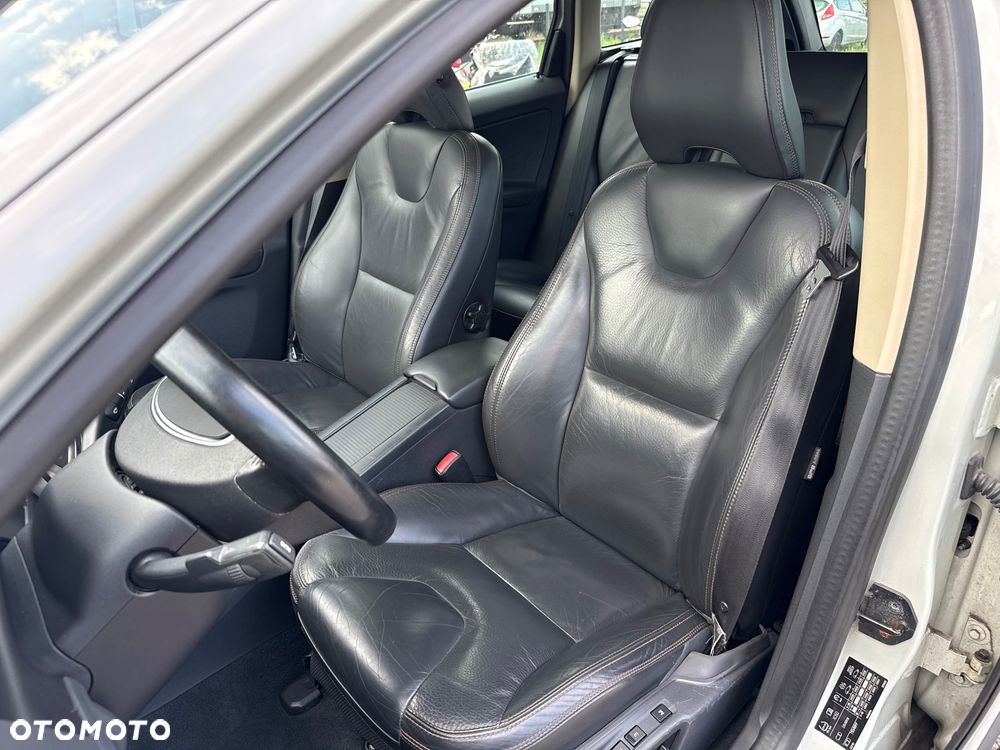 Volvo XC 60 D4 Momentum - 39