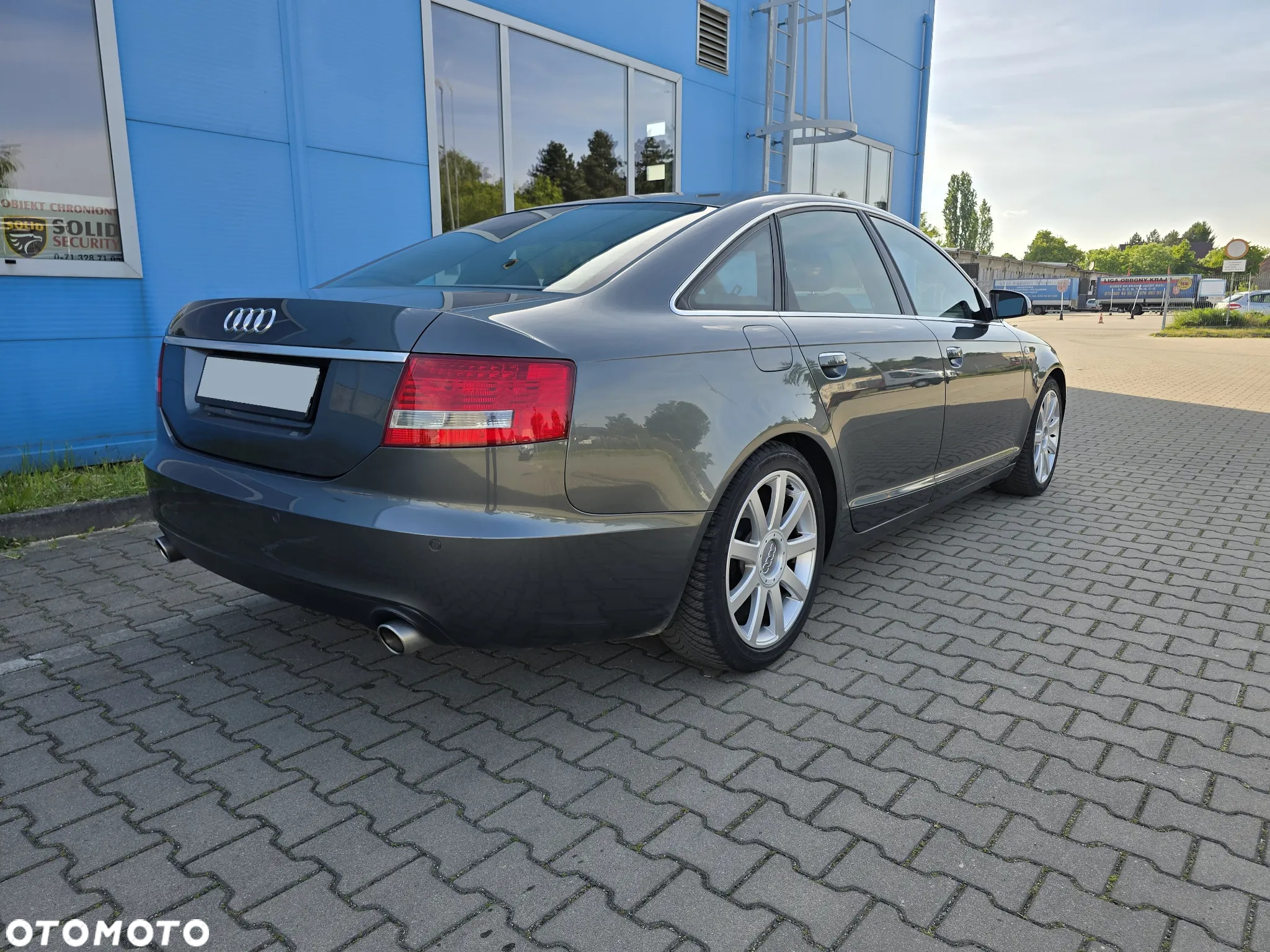 Audi A6 2.4 - 8