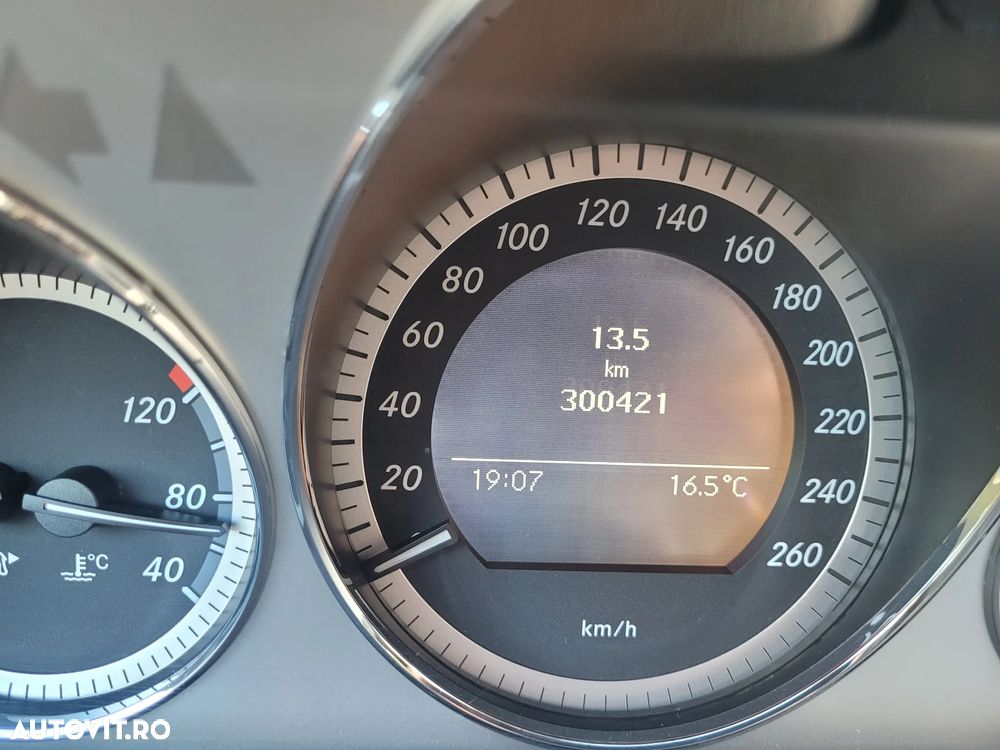 Mercedes-Benz C 220 CDI - 18