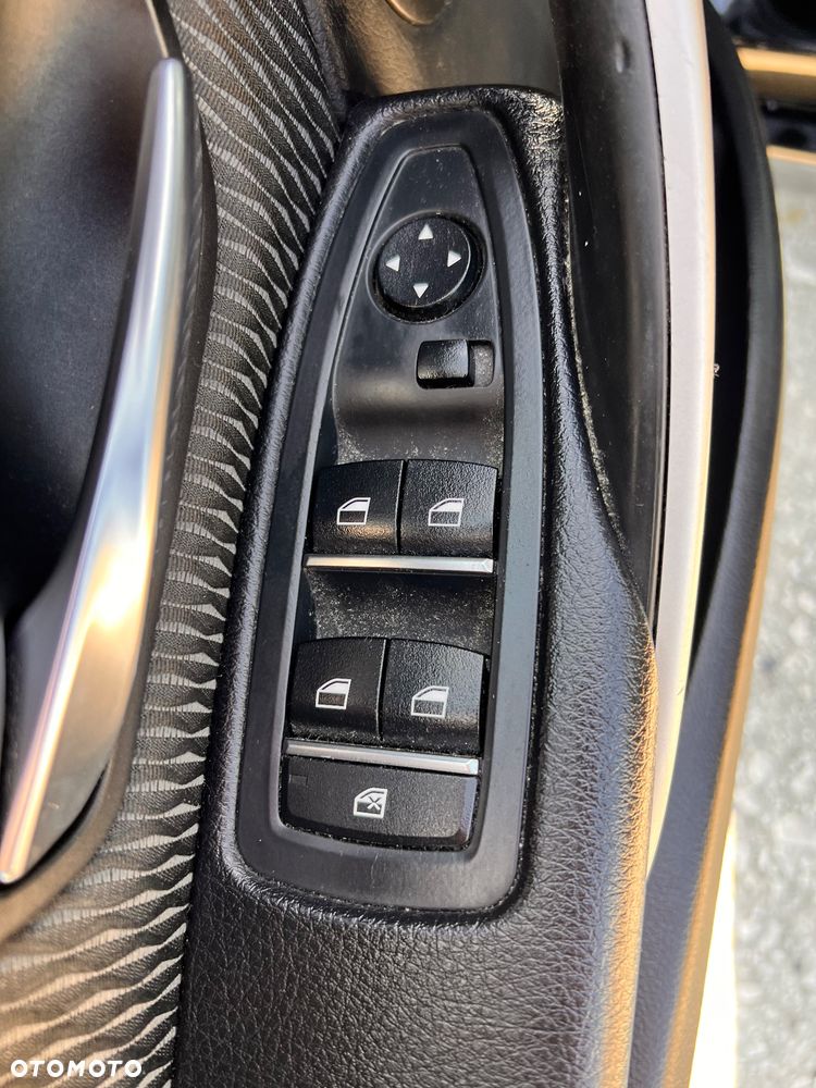 BMW Seria 3 320d xDrive - 17
