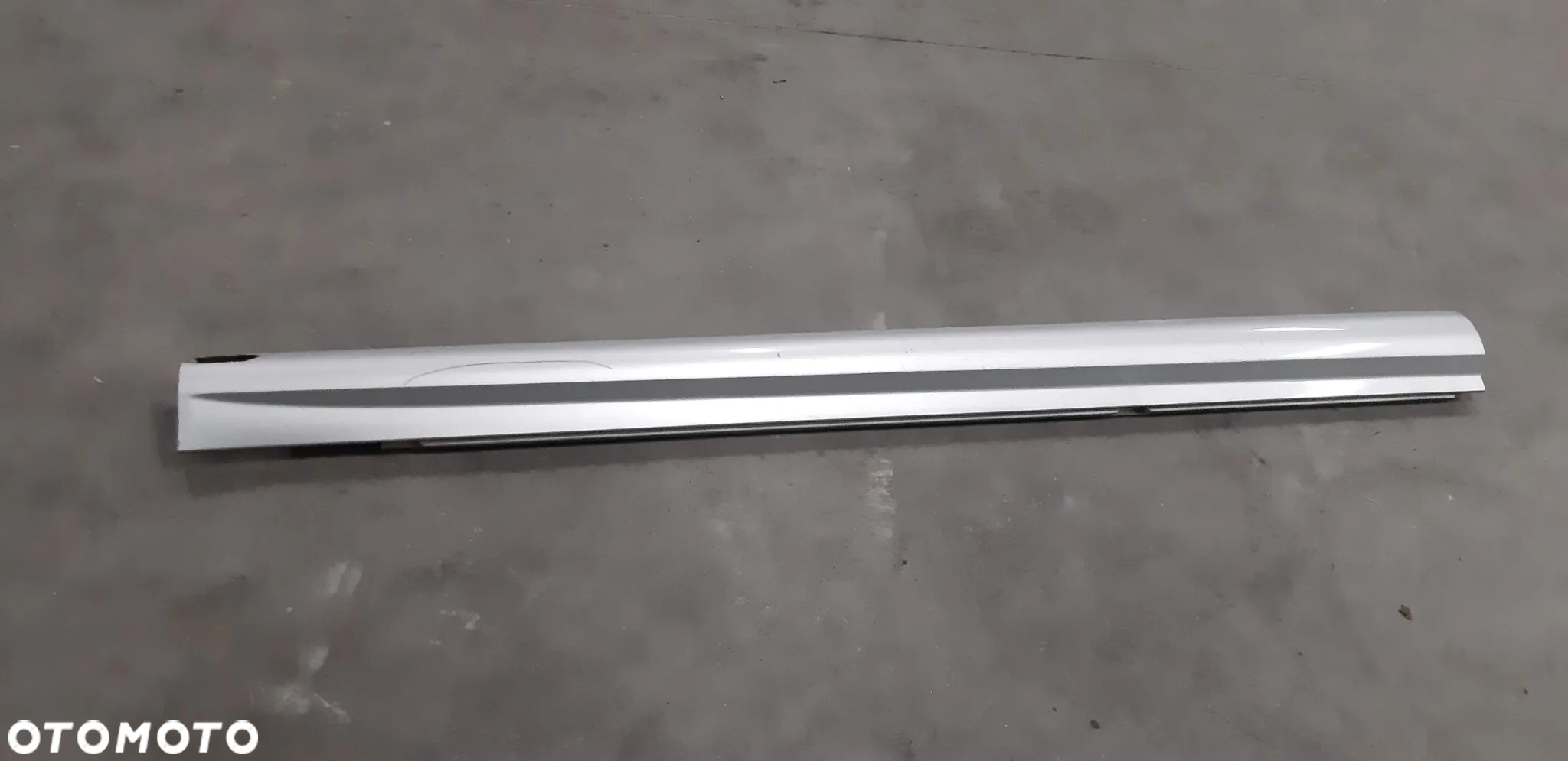 Listwa progowa prawa A2046980854 Mercedes W204 C63 AMG - 3