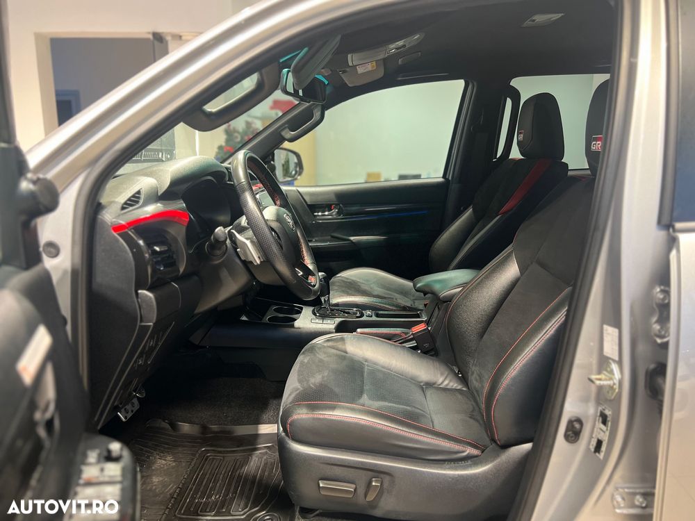 Toyota Hilux 2.8D 204CP 4x4 Double Cab AT GR Sport II - 9