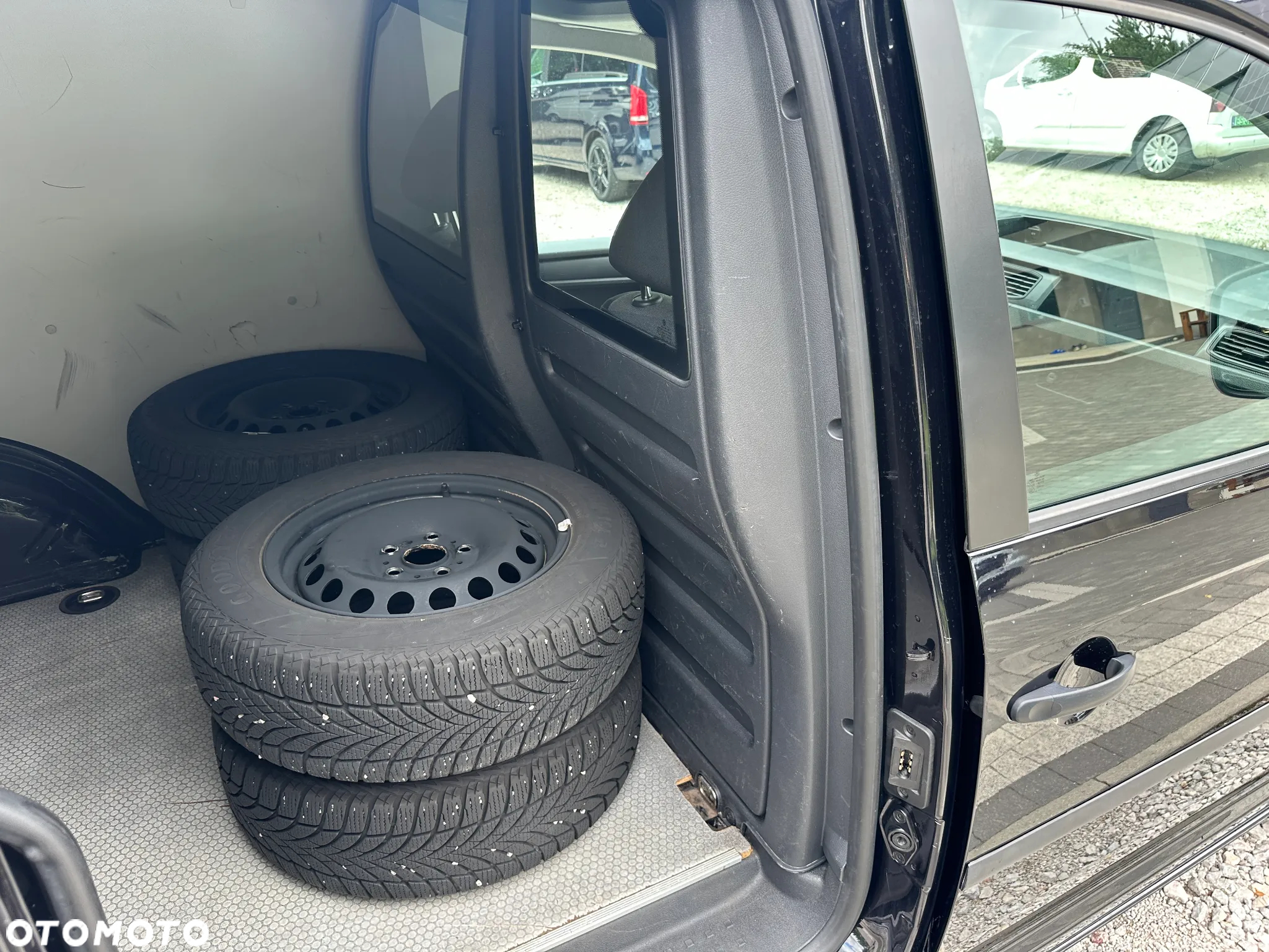 Volkswagen Caddy 1.4 benzyna 110KM - 16