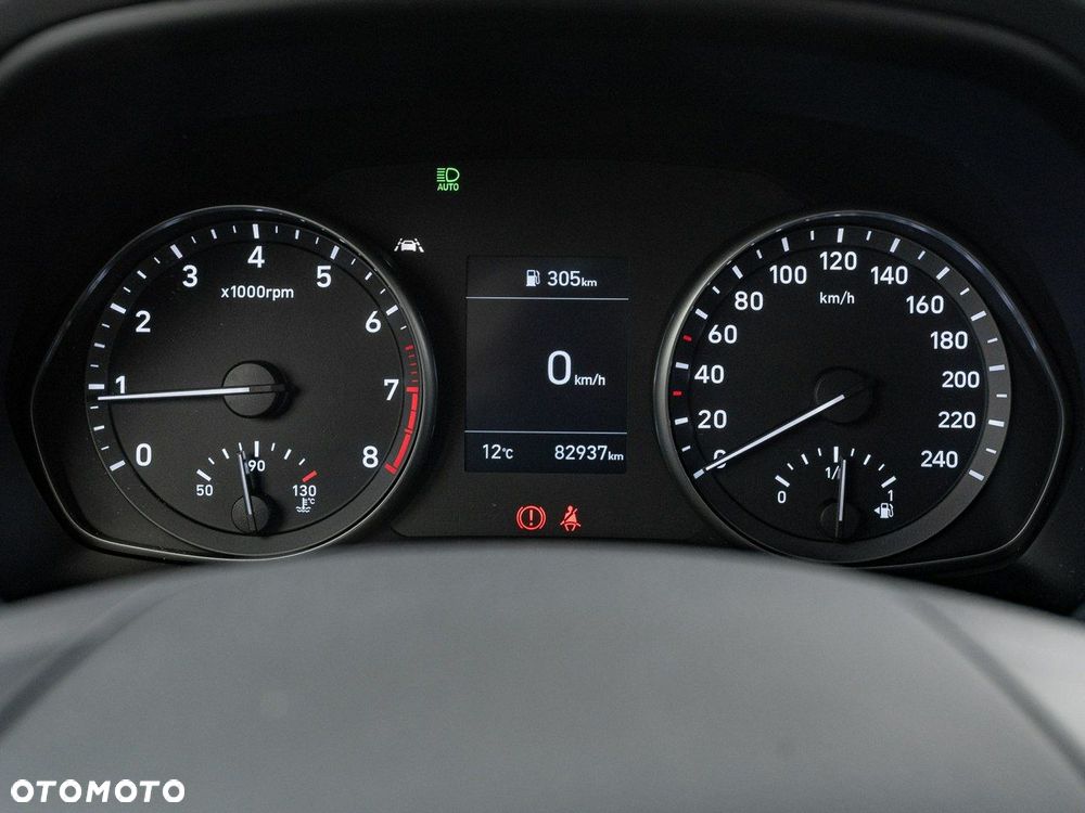 Hyundai i30 1.5 DPI Classic + - 16