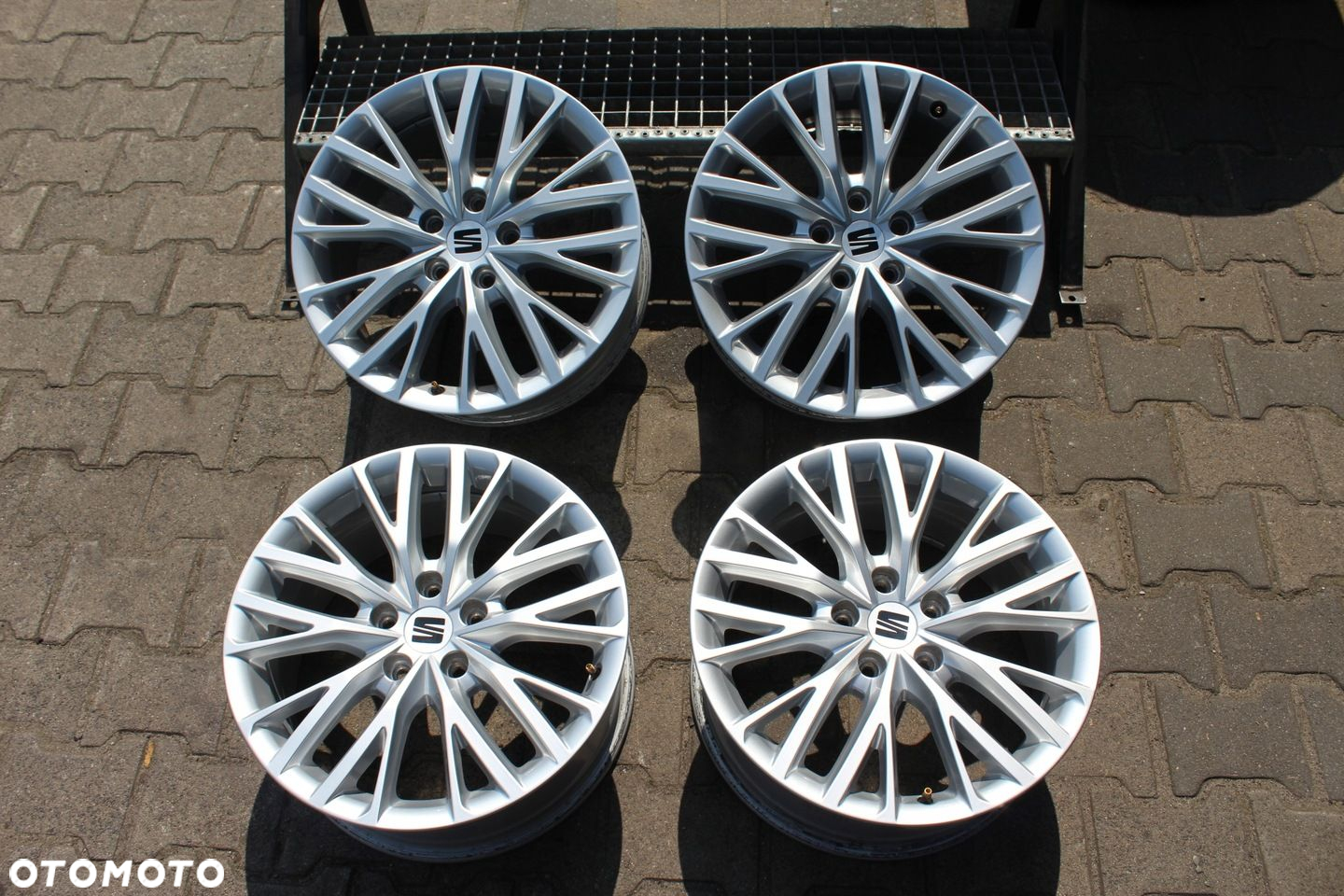 ORYG SEAT LEON IV 5FA 17cali 5x112 ET46 7,5J - 2