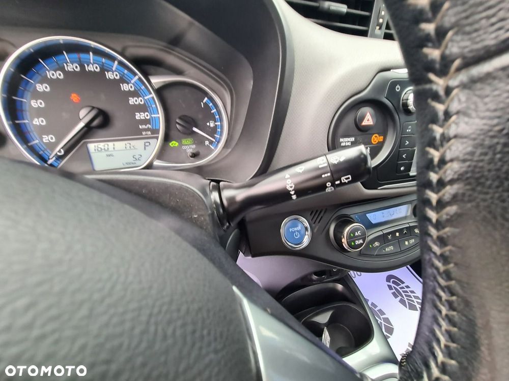 Toyota Yaris Hybrid 100 Life - 24