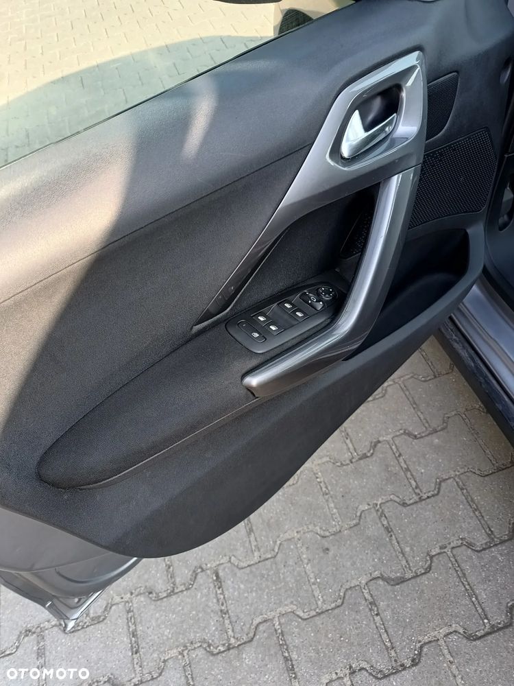 Peugeot 2008 1.6 BlueHDi Allure - 5