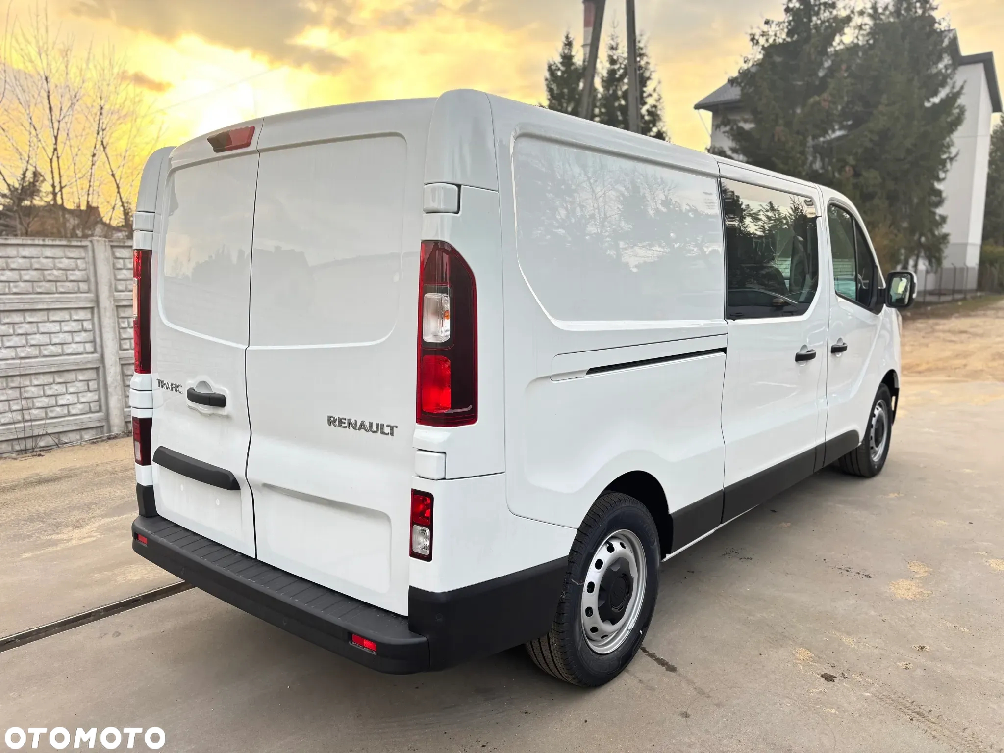 Renault Trafic brygadowy 6 miejsc - 8