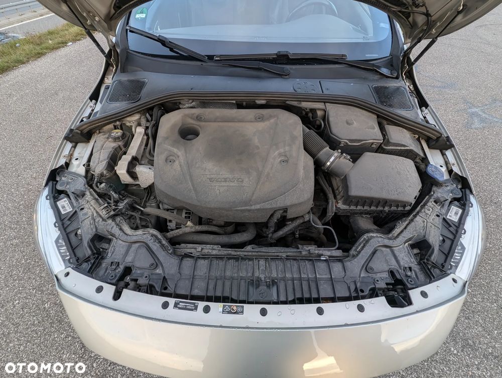 Volvo V60 D4 Summum - 16