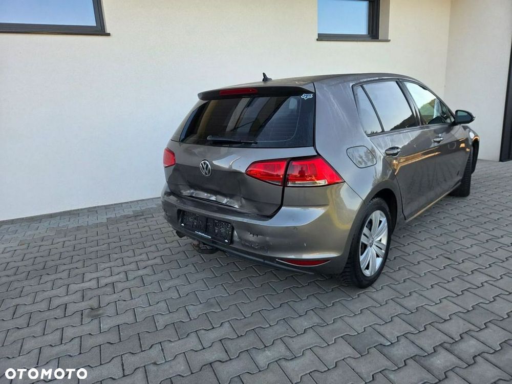 Volkswagen Golf - 4