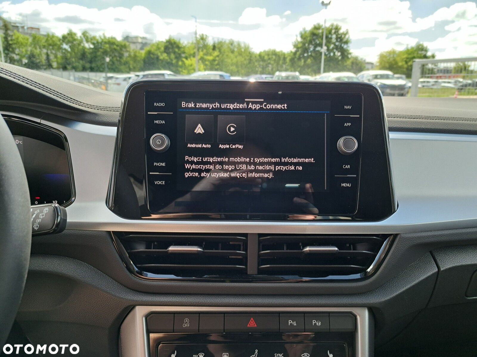 Volkswagen T-Roc 1.5 TSI Life Plus DSG - 28