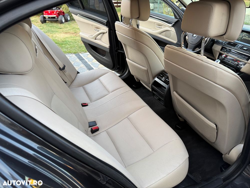 BMW Seria 5 525d xDrive Touring Aut. Luxury Line - 10