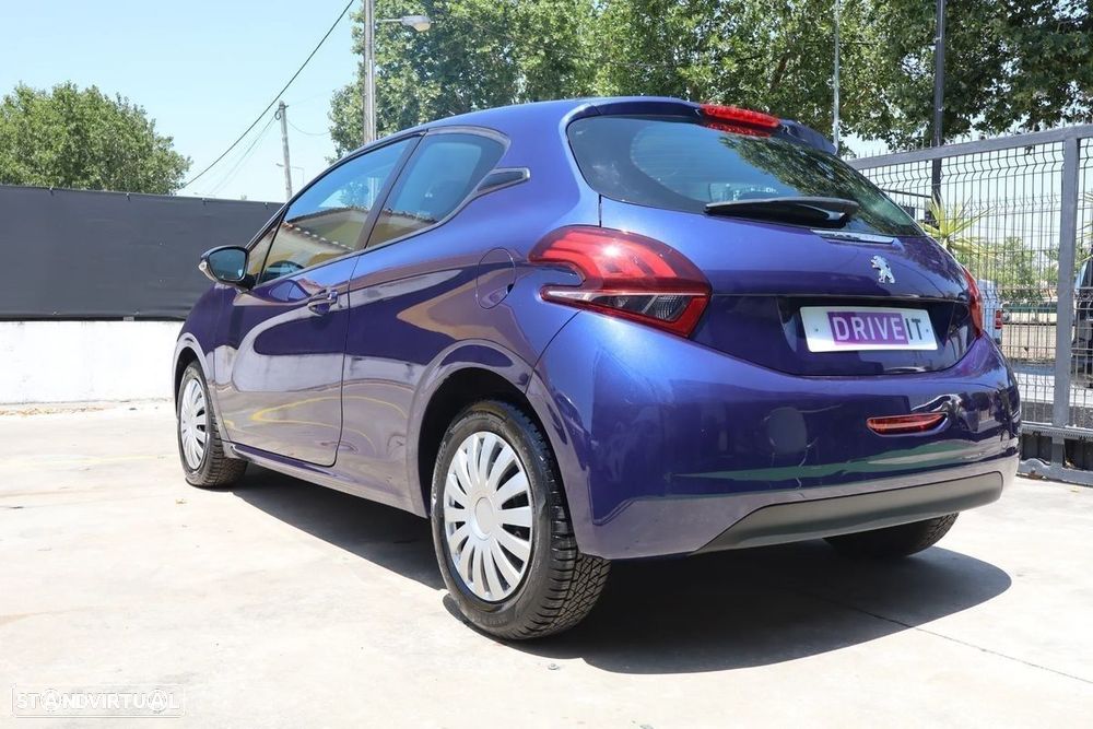 Peugeot 208 - 12
