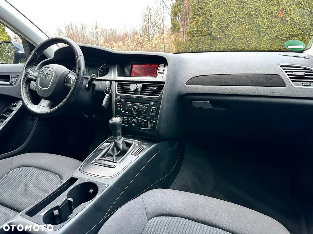 Audi A4 Limousine - 5