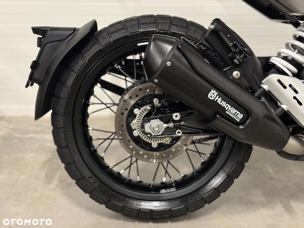 Husqvarna Svartpilen - 15