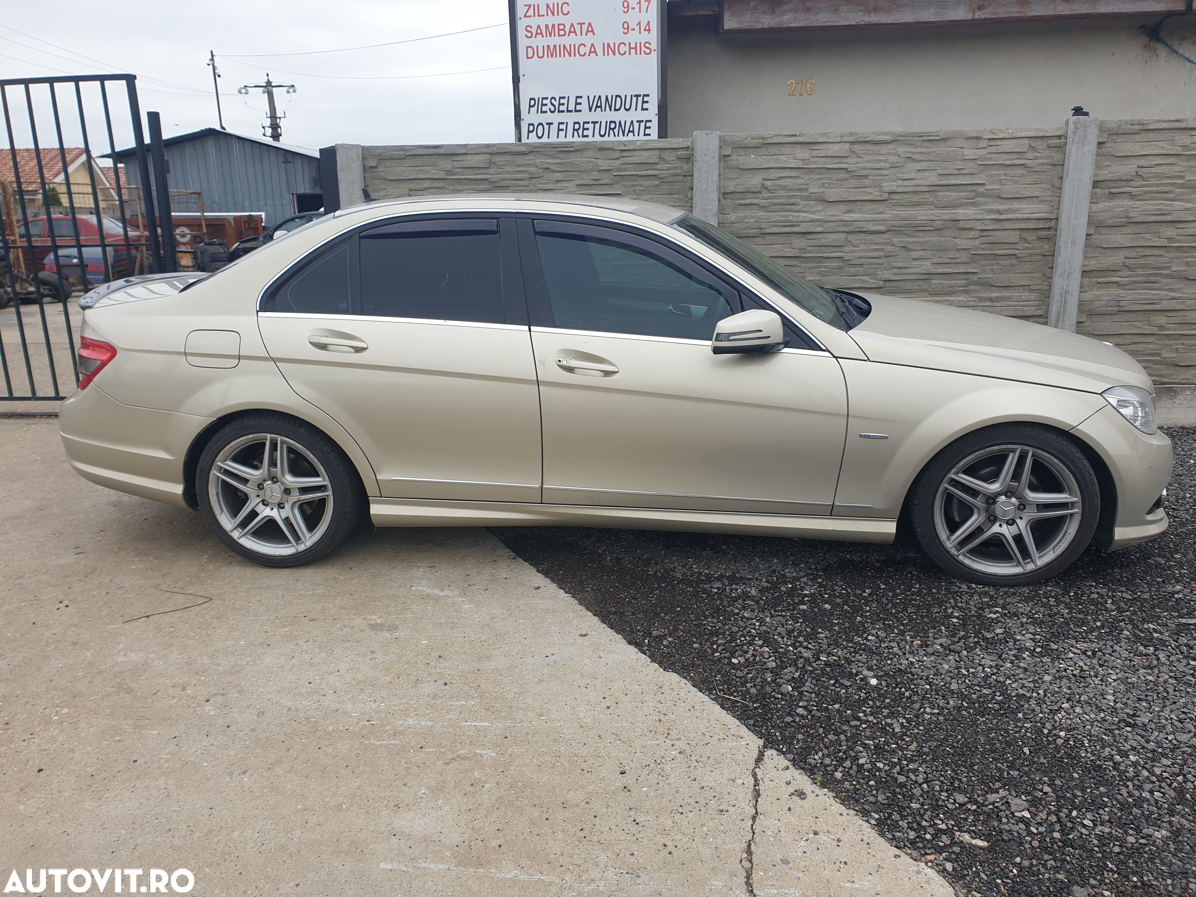 dezmembrez  Mercedes  2,2 - 2