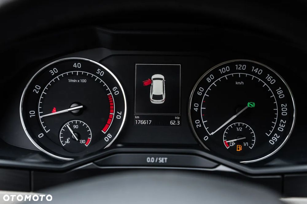 Skoda Superb 2.0 TSI Sportline DSG - 10