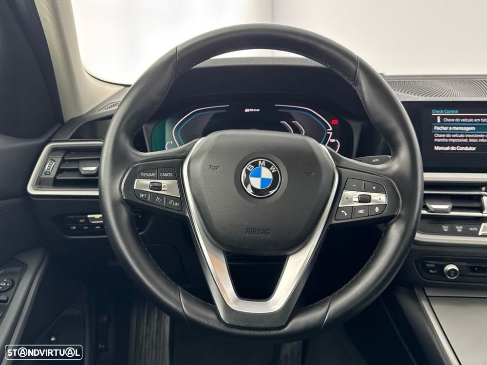 BMW 330 e Auto - 19