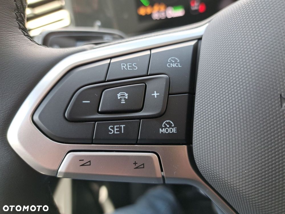 Volkswagen Tiguan - 29