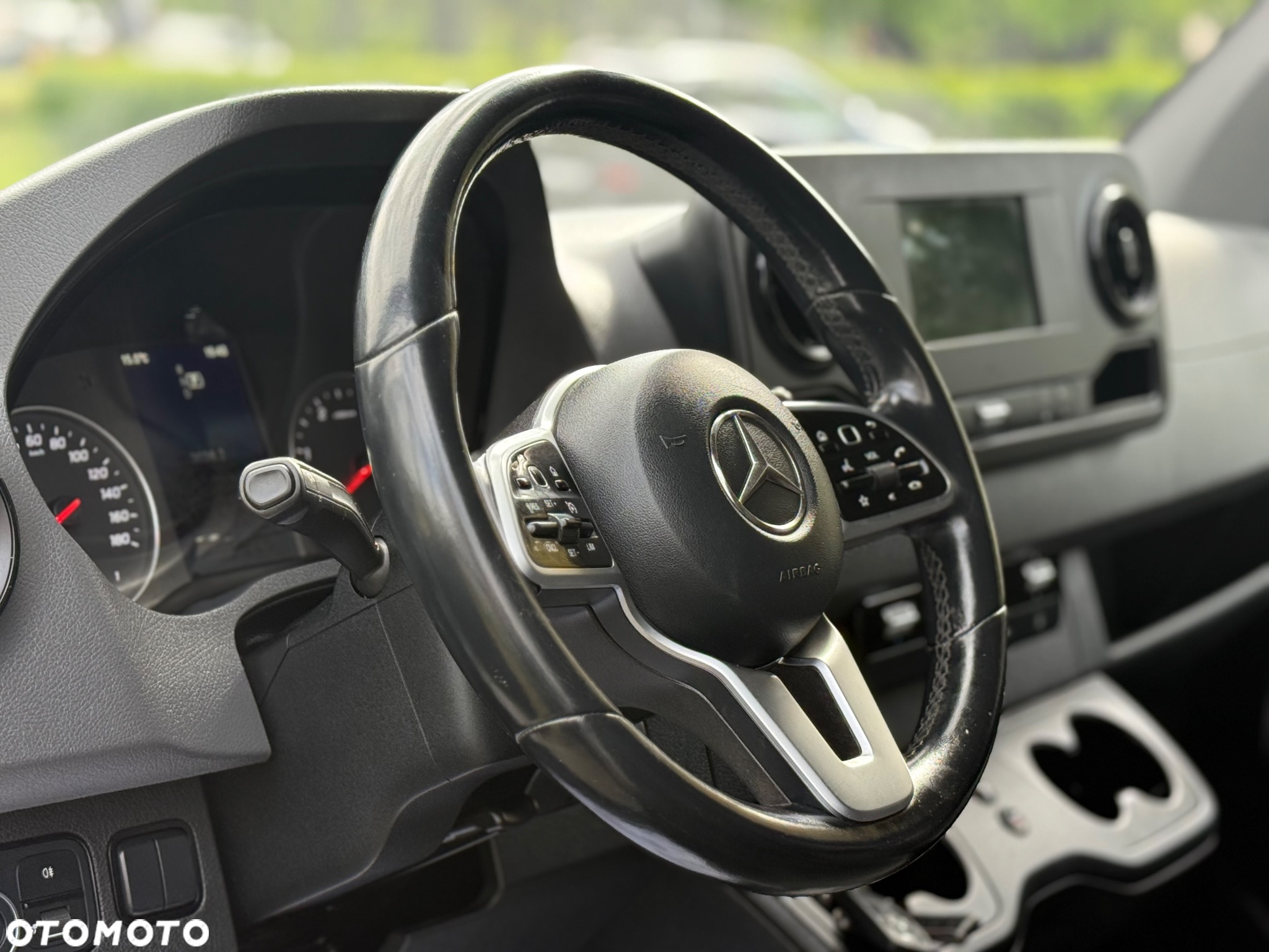 Mercedes-Benz SPRINTER 316 CDI AUTOMAT KONTENER 8ep CHŁODNIA / MROŹNIA WINDA - 40