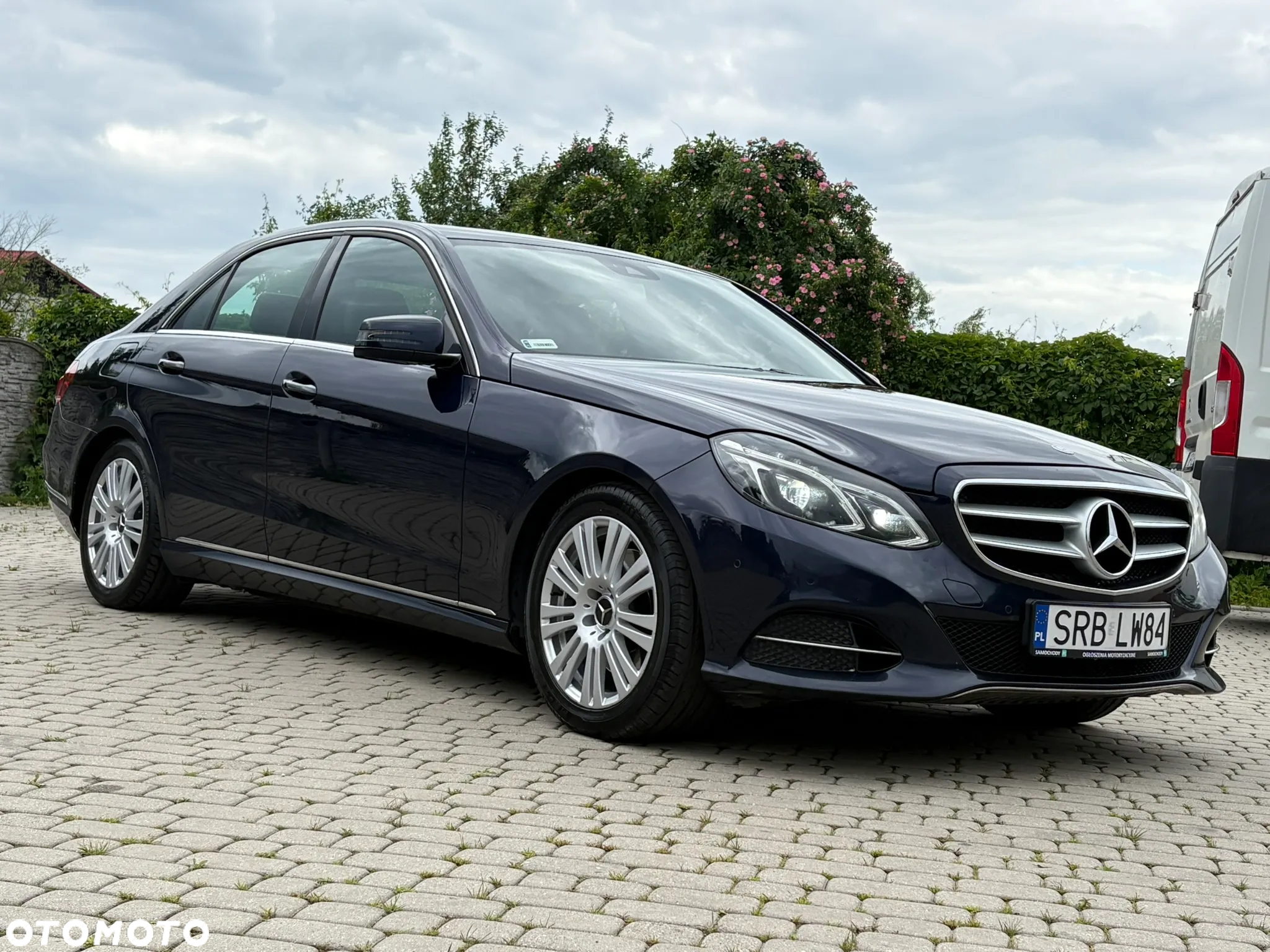 Mercedes-Benz Klasa E 300 T BlueTEC 9G-TRONIC - 8