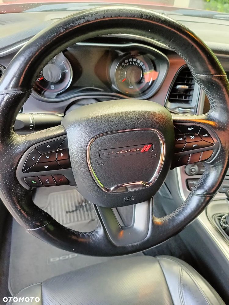 Dodge Challenger - 14