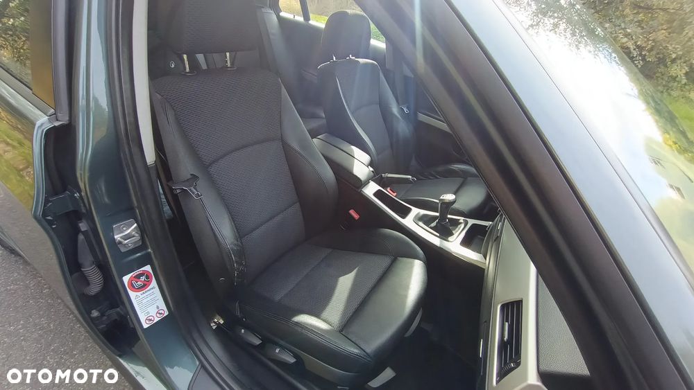 BMW Seria 3 320i - 13