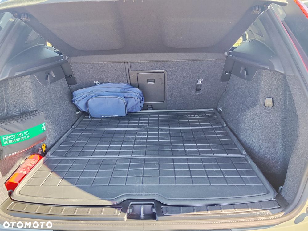Volvo XC 40 B3 Plus Dark - 10