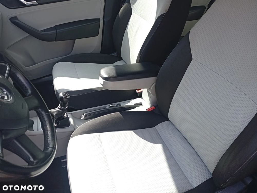 Skoda RAPID 1.6 TDI DPF Elegance - 10
