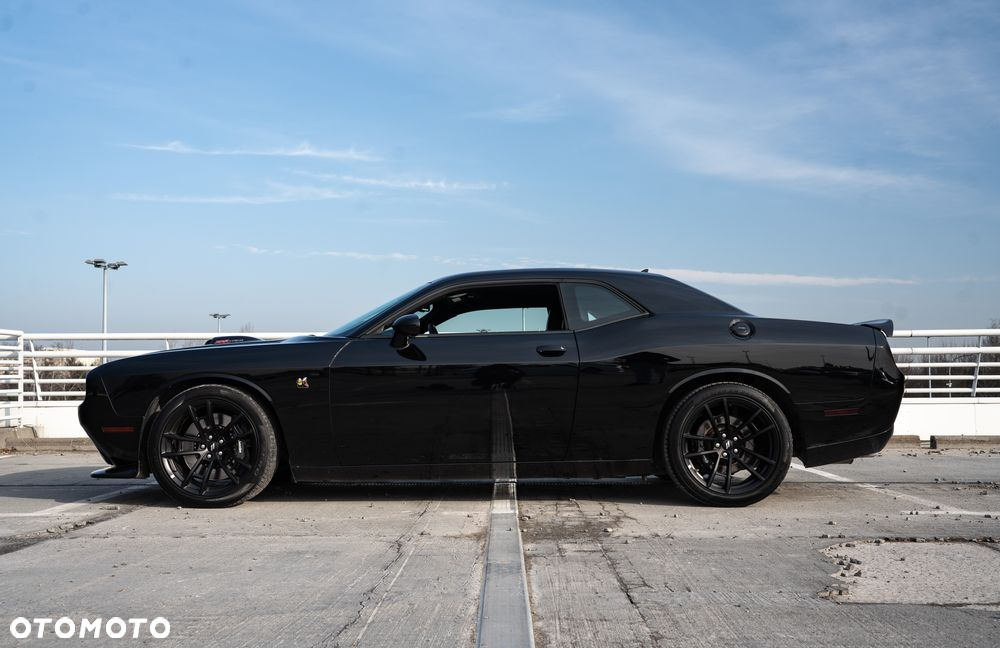 Dodge Challenger 6.4 Scat Pack - 2